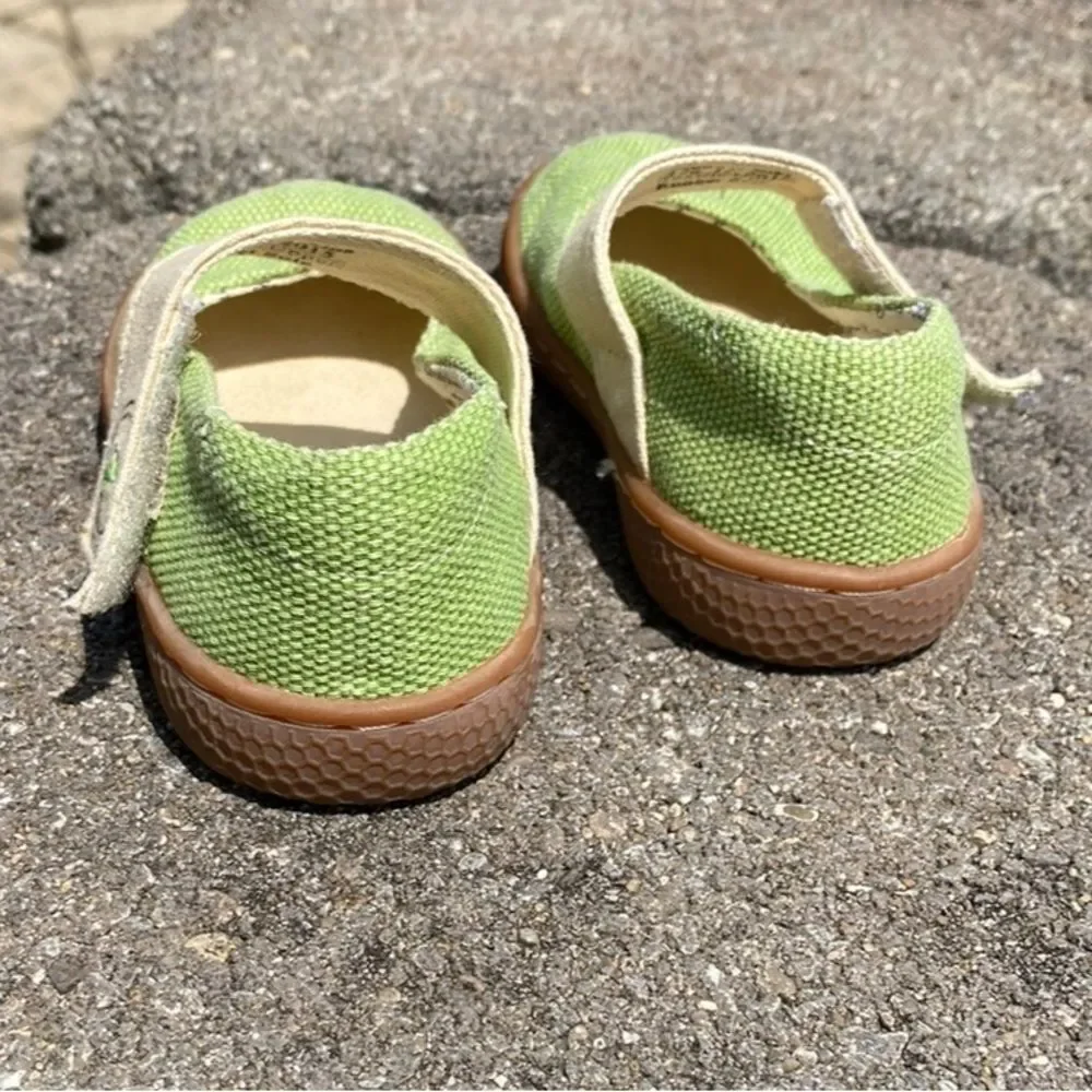 LIVIE & LUCA, SIZE 5 MARY JANES (LIKE NEW), & REEF, SIZE 3/4 SANDALS (NEW). BR
